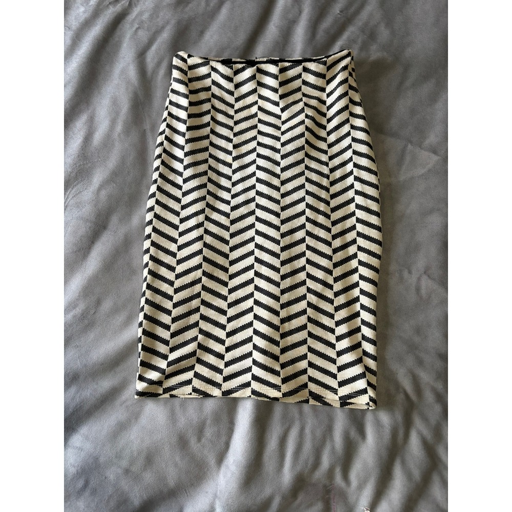 Atmosphere Black White Chevron Zig Zag Bodycon Pencil Skirt Size 4 US 8 UK